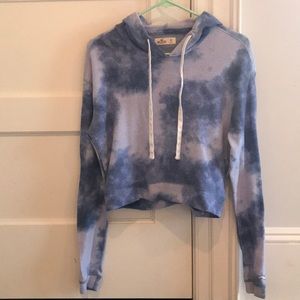 Camouflage cropped Hollister top